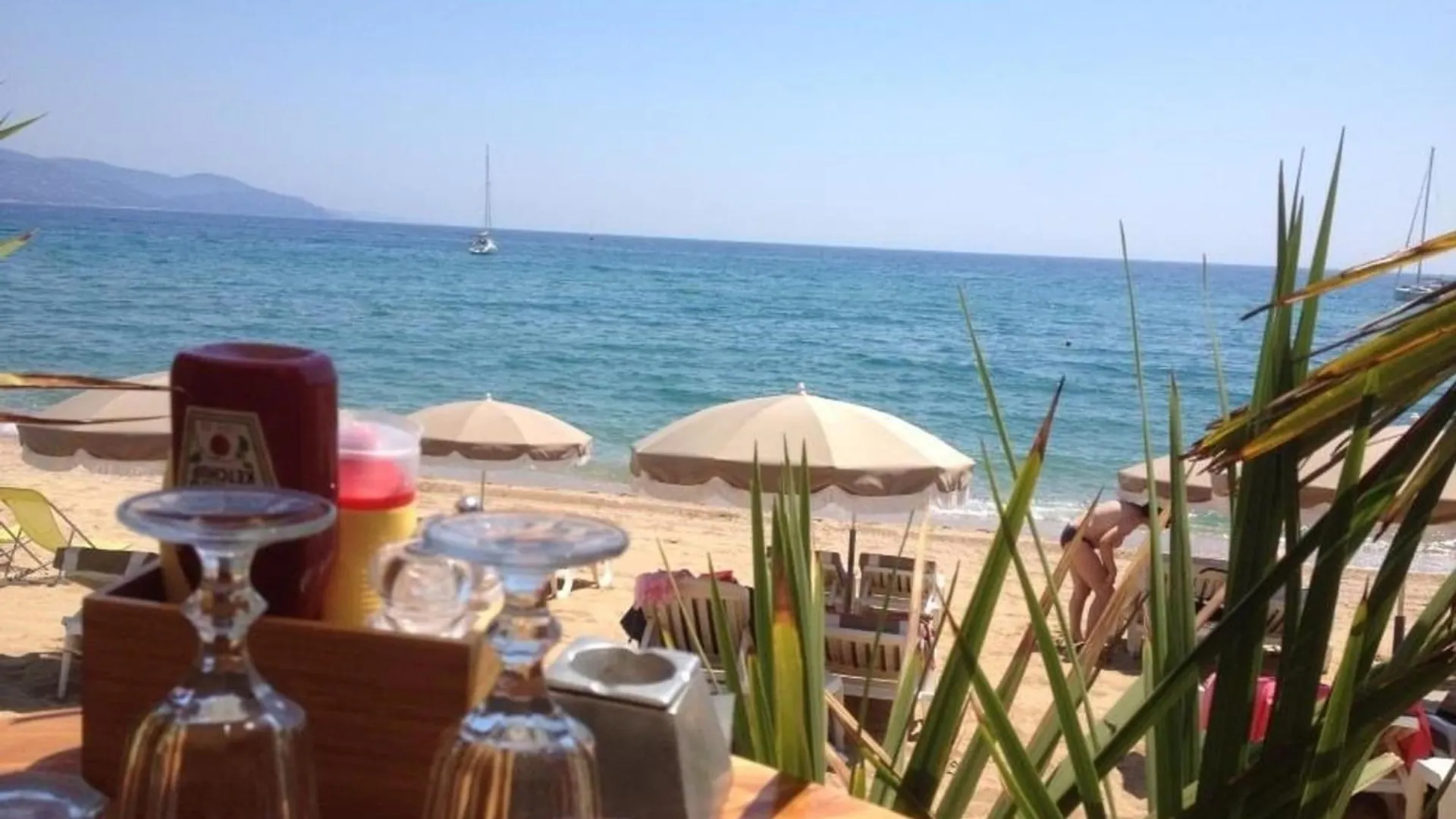 Studio Cabine Climatise Avec Terrasse, 2 Pas De La Plage, 4 Couchages, Menage Inclus - Cavaliere - Fr-1-251-554 Le Lavandou Apartment